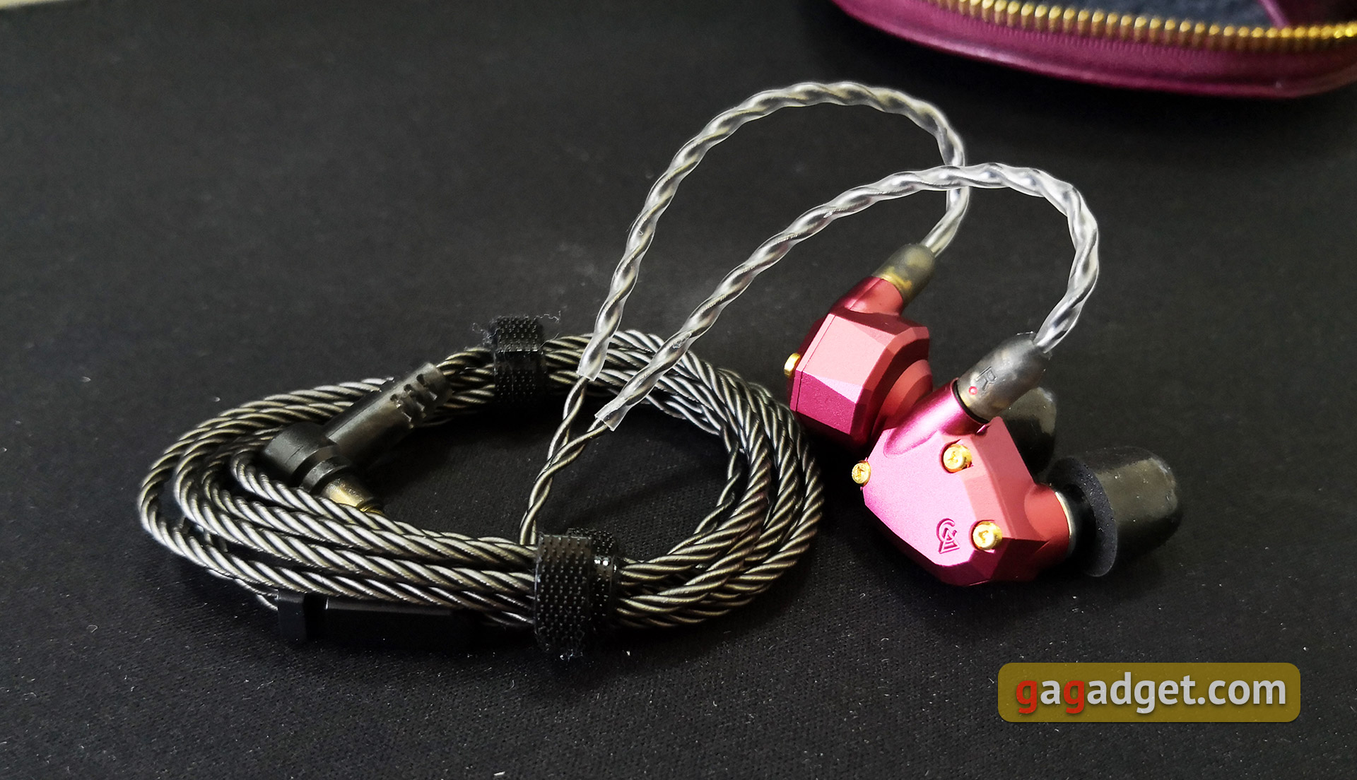 Огляд Campfire Audio IO: дводрайверні арматурні навушники «з перчинкою»