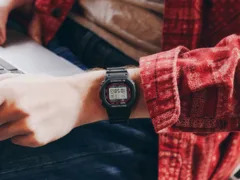 Часы G-Shock DW5000R от Casio в черном цвете G-Shock DW5000R в черном цвете