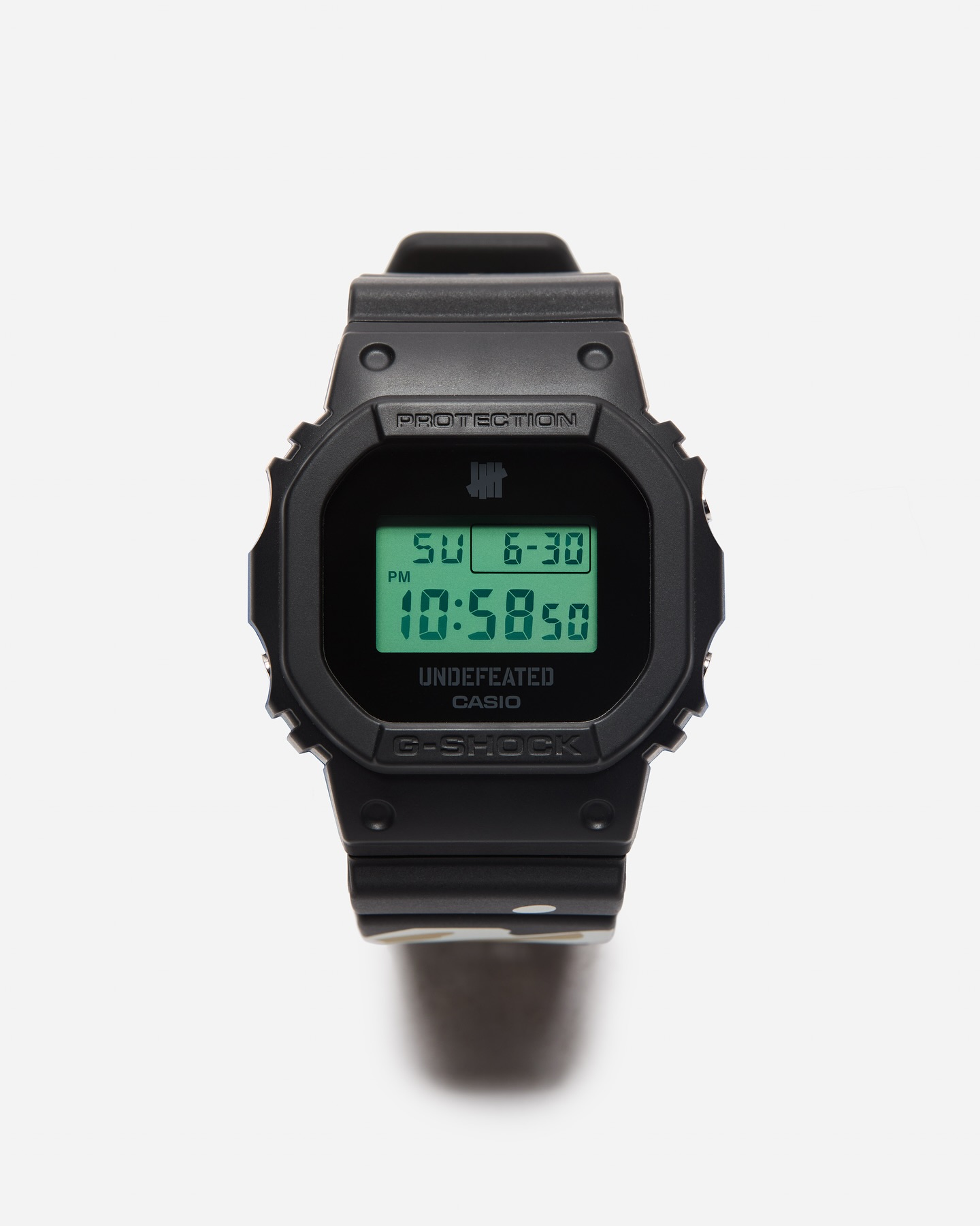 Launche Casio та Undefeated