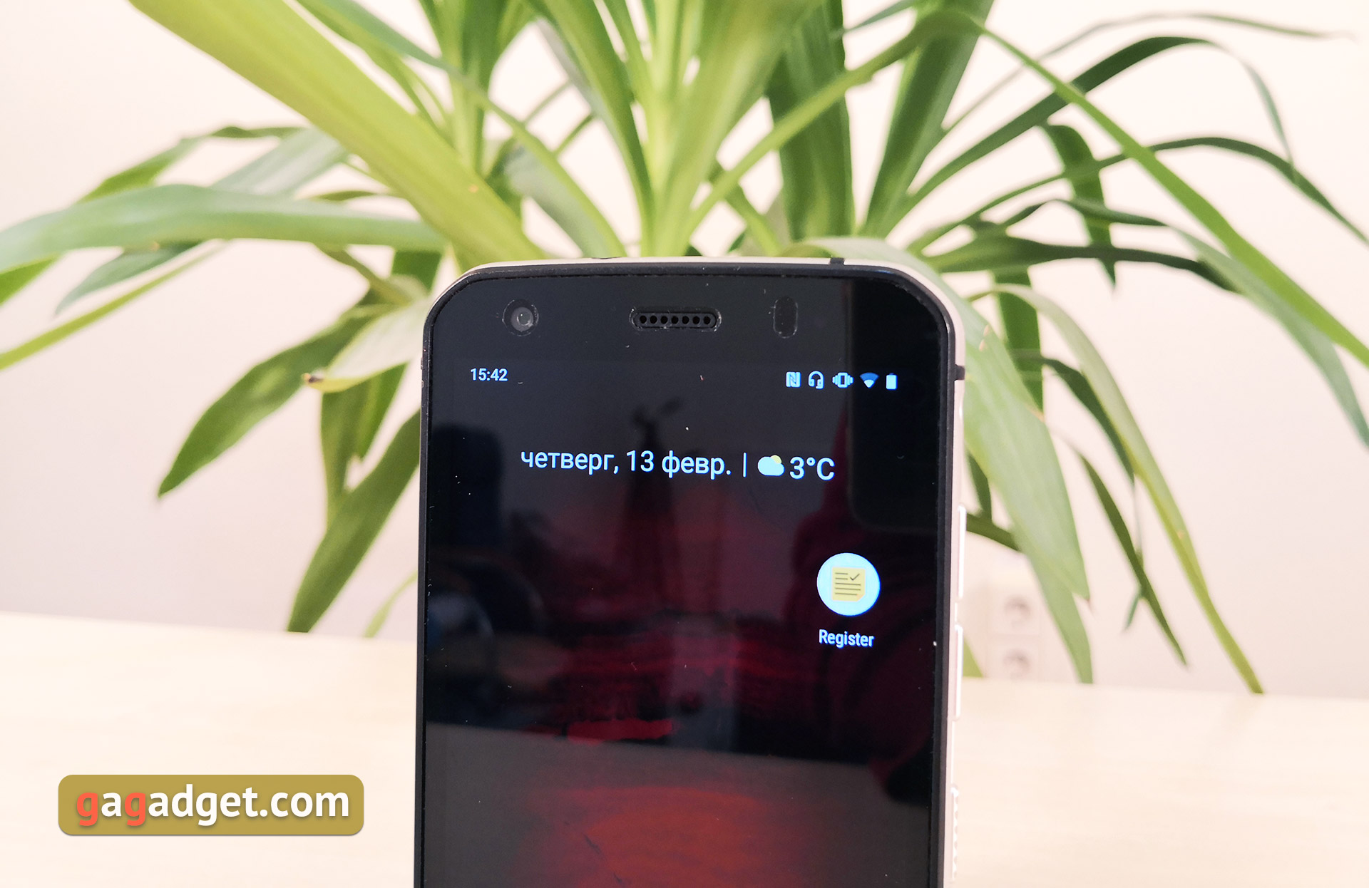 CAT S52 review: the "unbreakable" smartphone with a human face and NFC-8