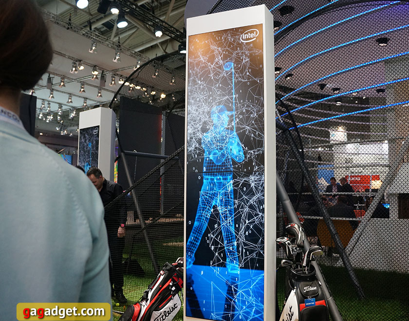Стенд Intel CeBIT 2016 своими глазами: интернет вещей на винодельне, Big Data и смарт-часы для гольфа -12