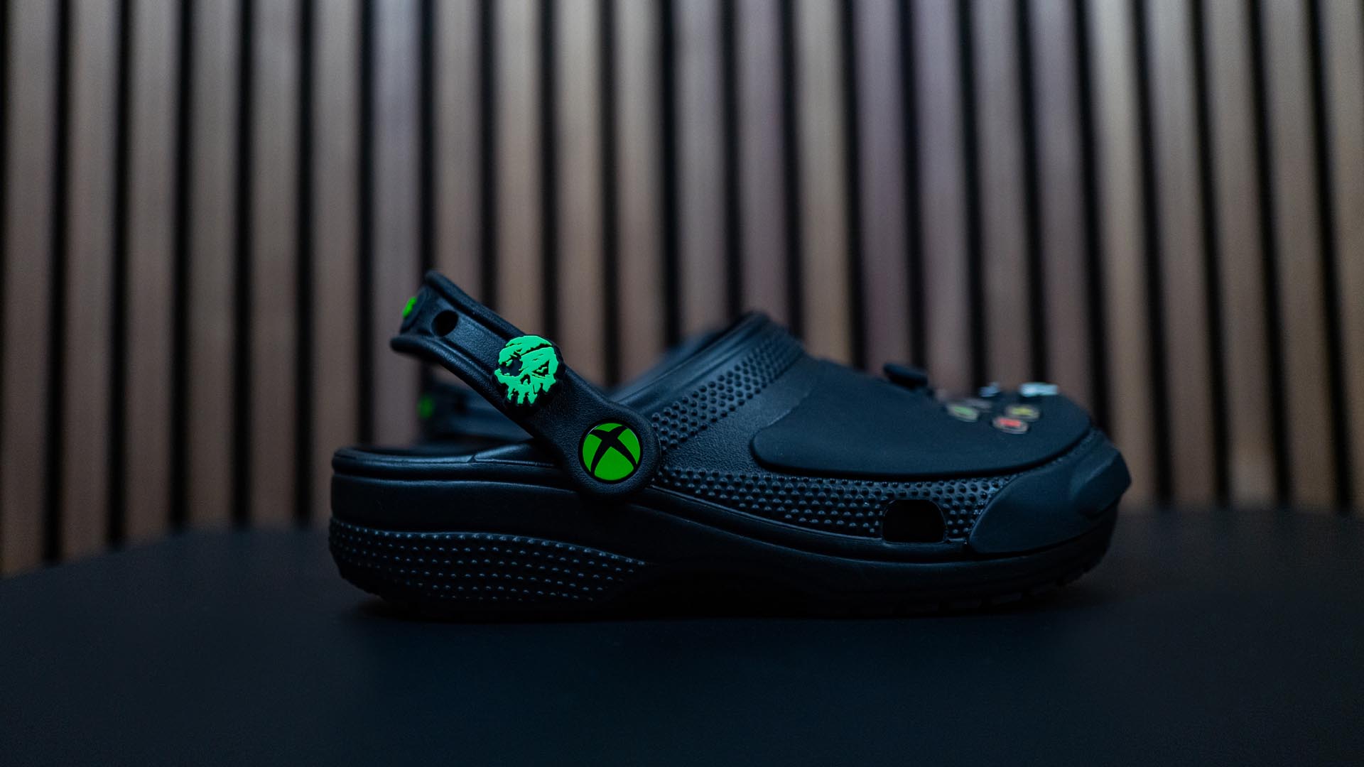 Special sticks and buttons on Crocs