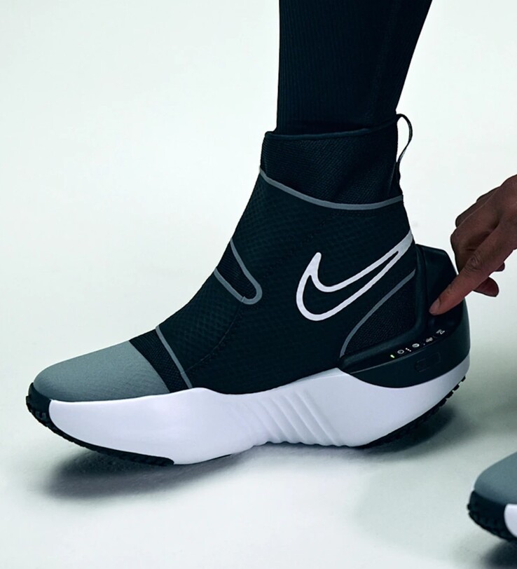 Nike Hyperboot передня частина