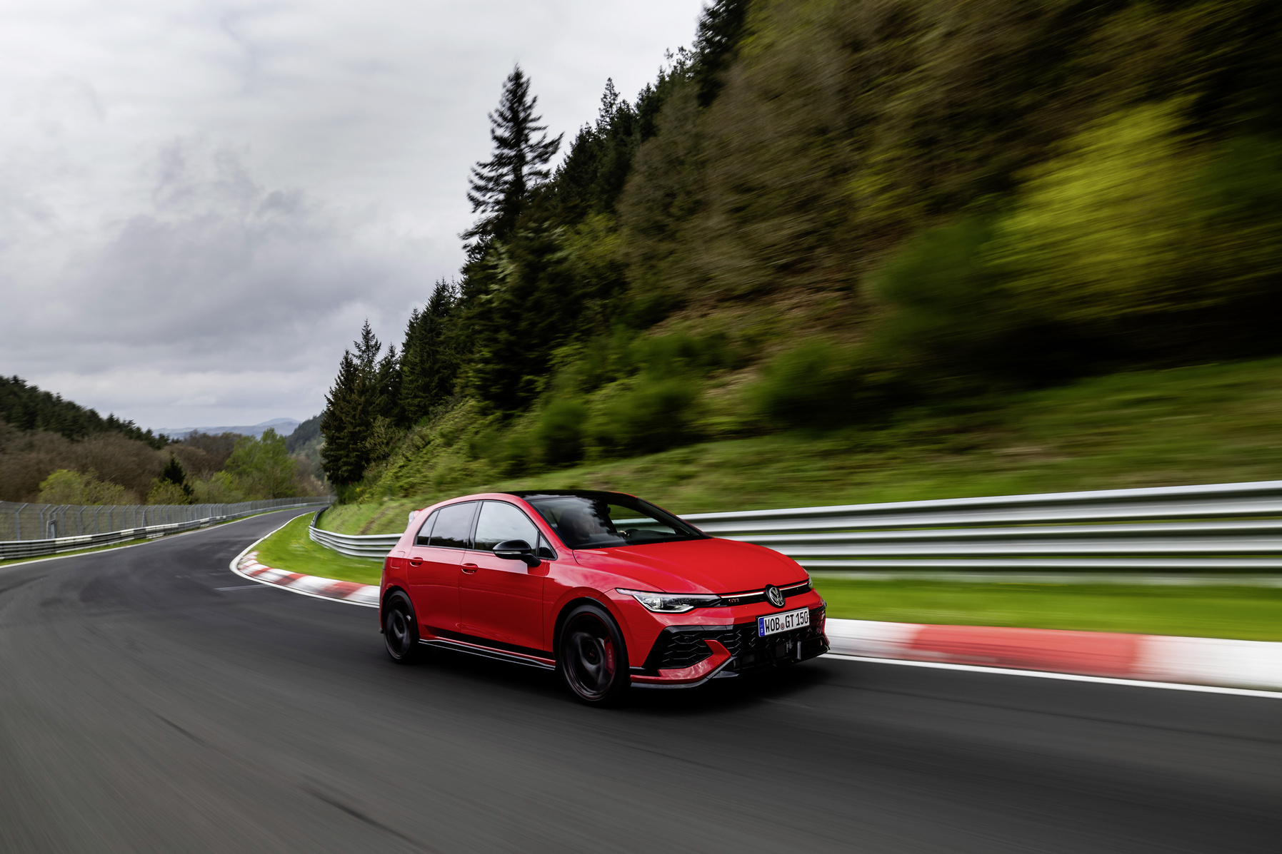 Golf GTI Edition 50 на дорозі