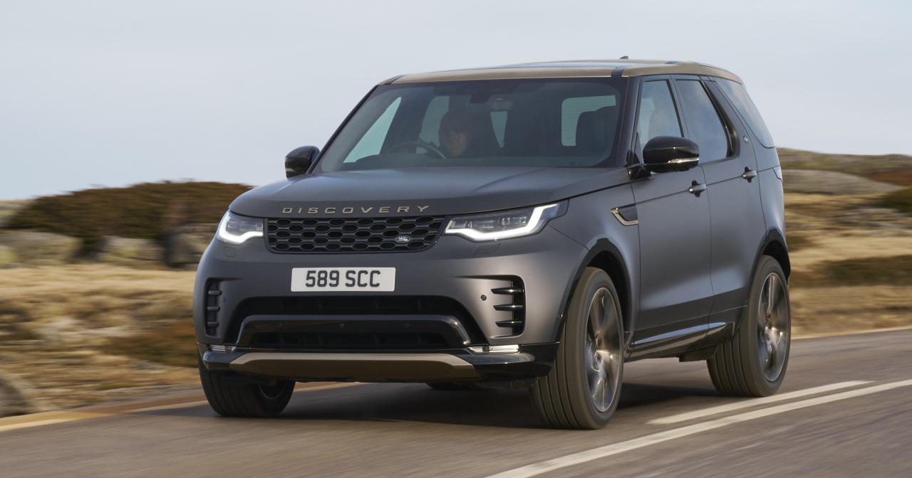 Оновлений Land Rover Discovery Tempest, вид з переднього боку