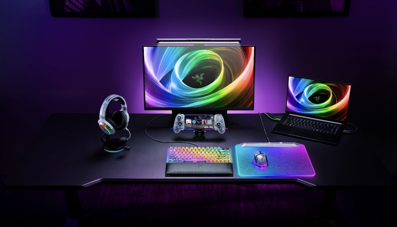 Колекція ігрових аксесуарів Razer Phantom White