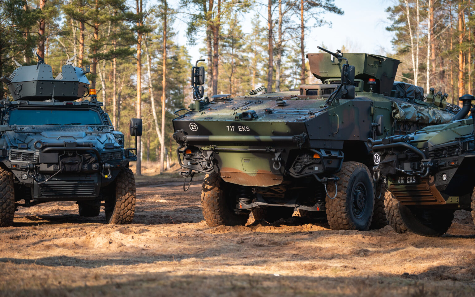 БТР Arma 6×6 і бронеавтомобілі NMS для Сил оборони Естонії