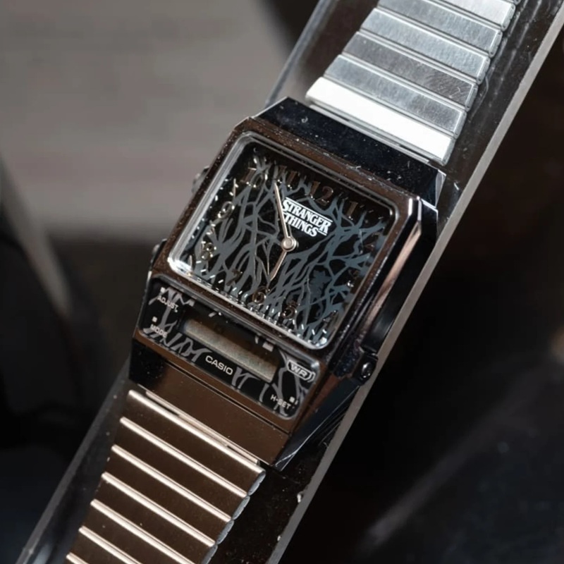 Montres Casio AQ-800 avec éléments de design de la série Stranger Things
