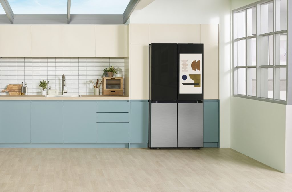 Samsung présentera un nouveau réfrigérateur intelligent doté d'un écran de 32 pouces au CES 2023