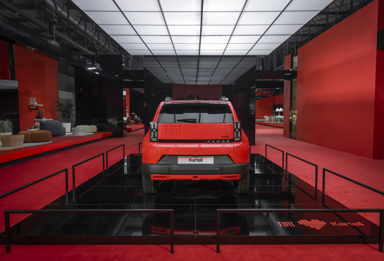 Fiat Grande Panda Kartell у різних ракурсах