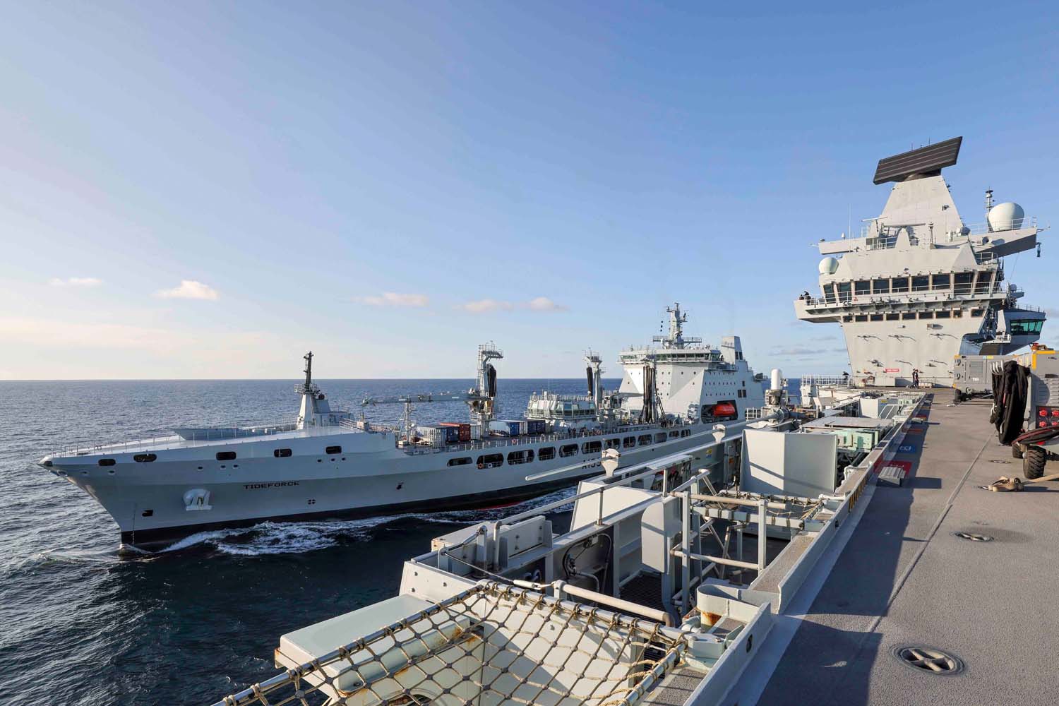 The flagship aircraft carrier HMS Queen Elizabeth, carrying fifth-generation F-35 Lightning II fighters, successfully conducted a series of simulated strike missions off the coast of Norway-3