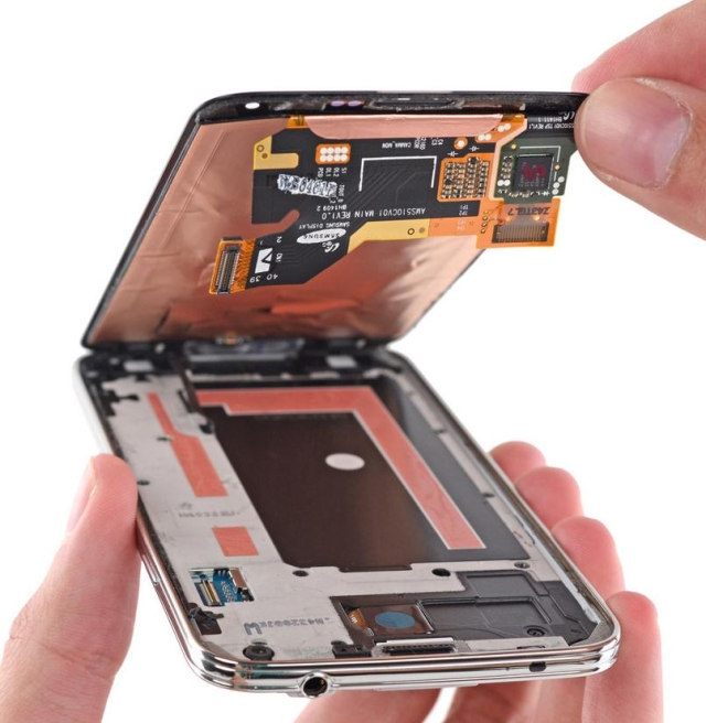 Мастера iFixit препарировали флагманский смартфон Samsung Galaxy S5-3