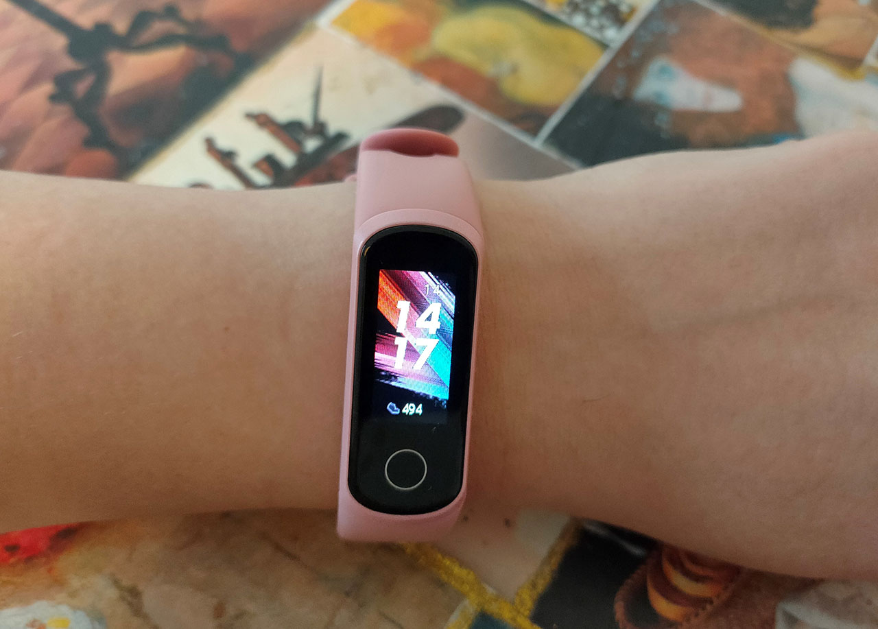 Огляд Honor Band 5i: недорогий фітнес-трекер із зарядкою від USB