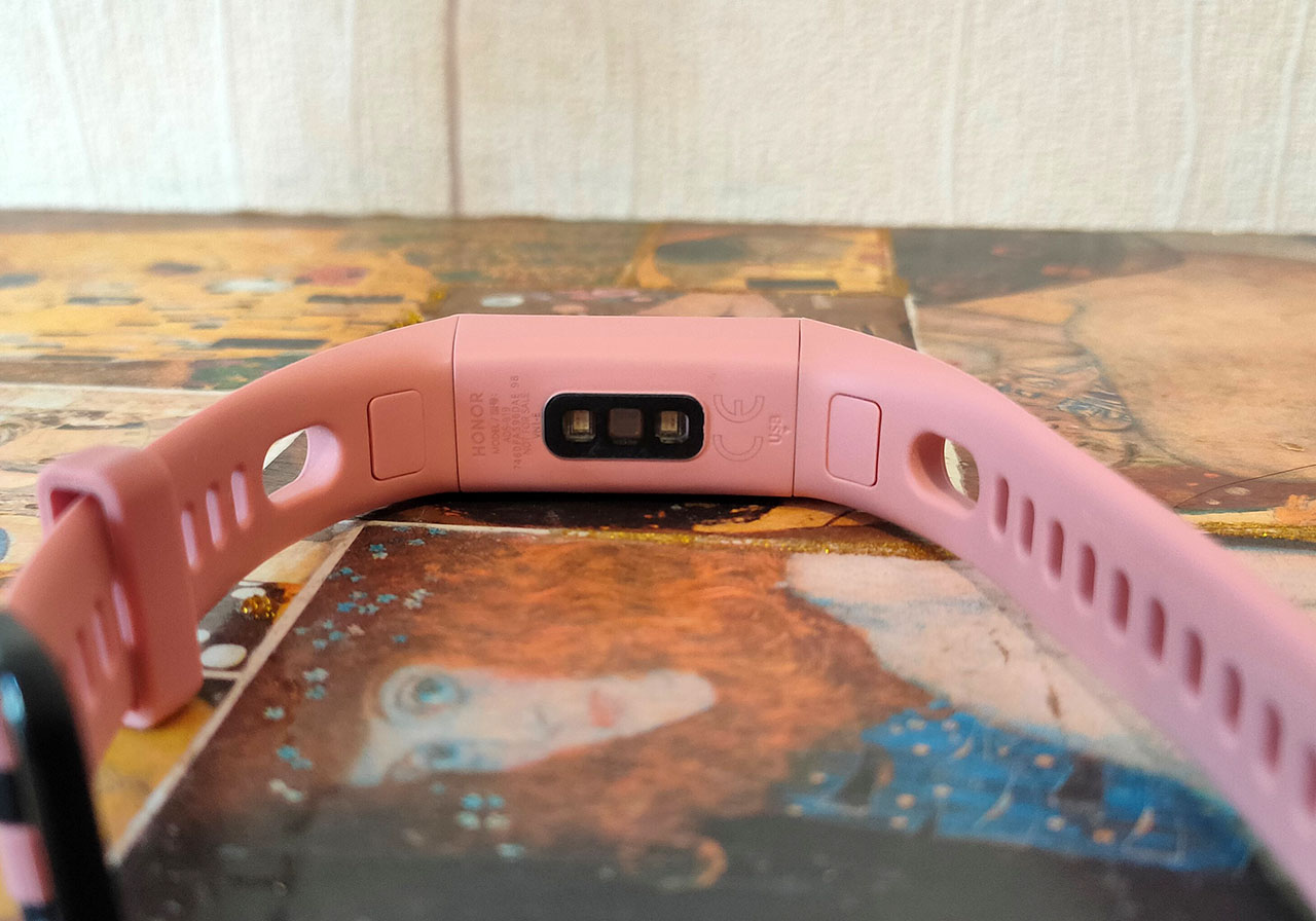 Огляд Honor Band 5i: недорогий фітнес-трекер із зарядкою від USB-14