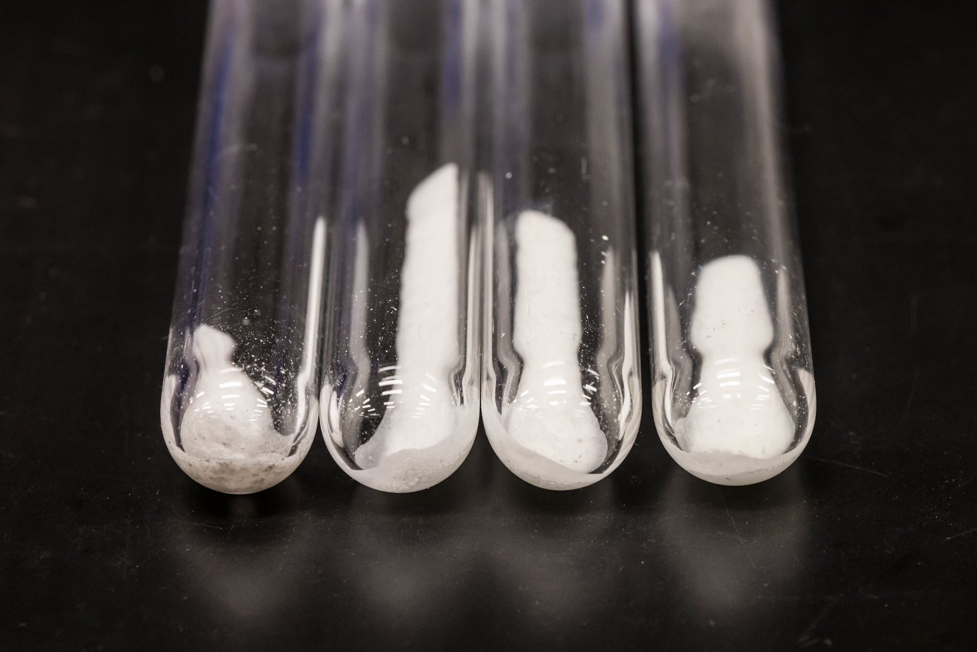 Artificial intelligence has discovered a new substance for safer batteries