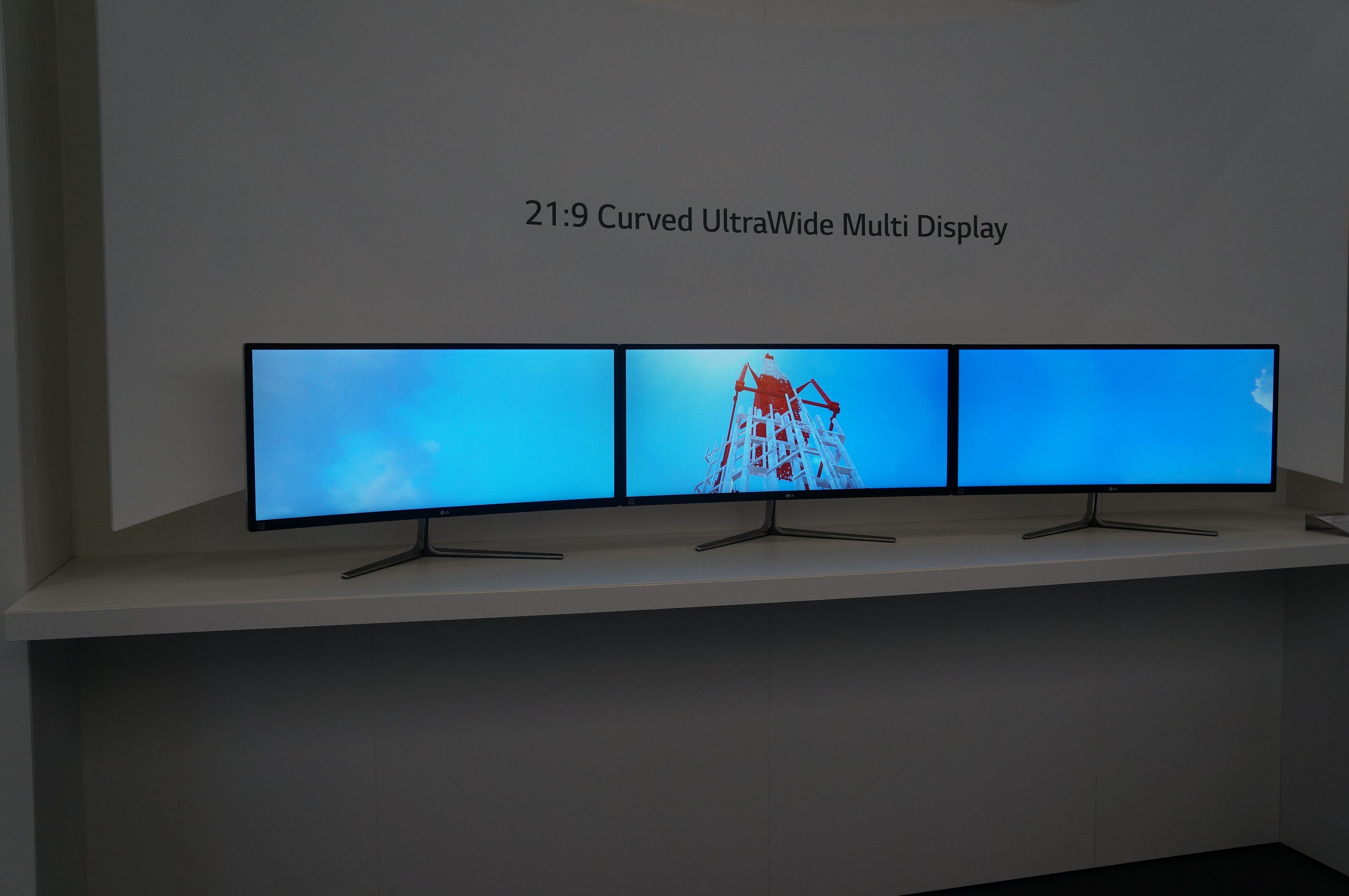 IFA 2015: стенд LG своими глазами-17