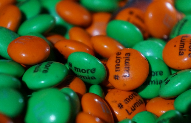 С перламутровыми пуговицами: Nokia Lumia 830, 735 и 730 Dual SIM своими глазами