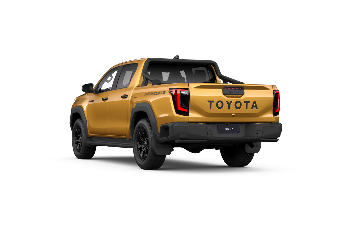 Toyota Hilux - вид ззаду
