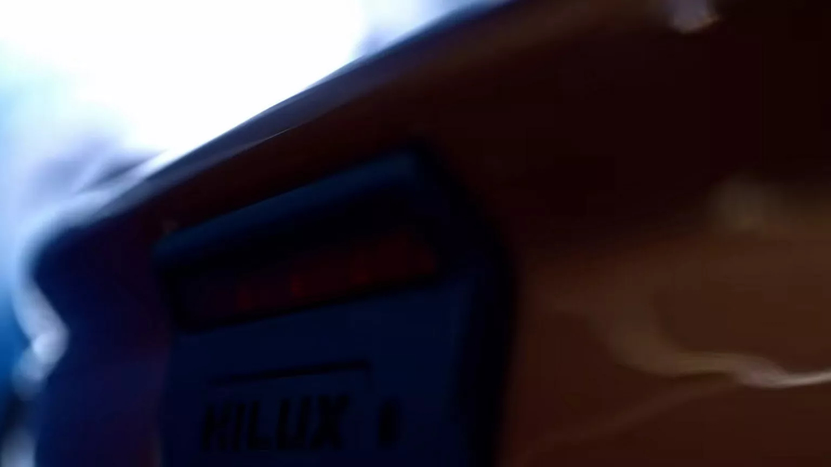 Тизер нового Toyota Hilux 4
