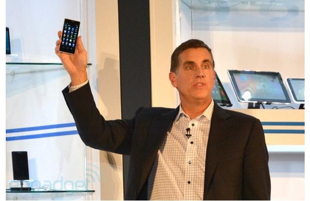 Intel показала референсный 4-дюймовый смартфон на платформе Merrifield Intel показала референсный 4-дюймовый смартфон на платформе Merrifield