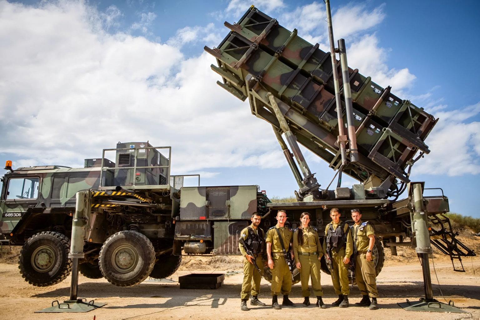 IDF soldiers near a Patriot PAC-2 surface-to-air missile launcher. Illustration: Israeli Defence Forces