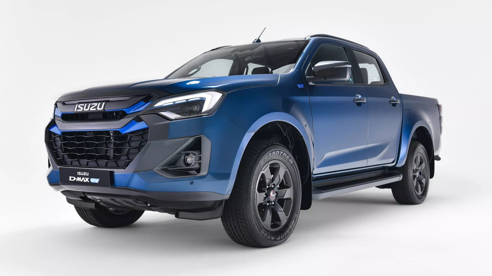 Image du Isuzu D-Max EV en Norwegian Blue avec des accents noirs