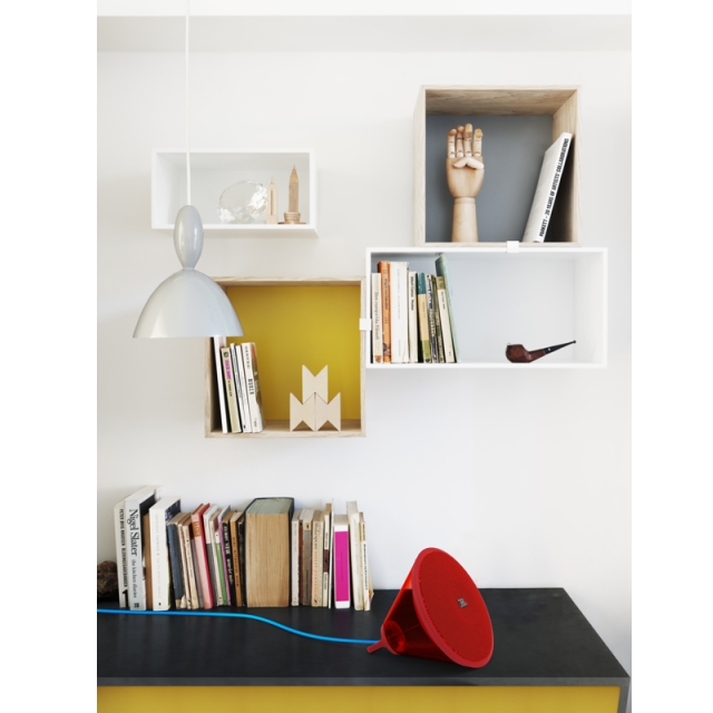 Коническая портативная колонка JBL Spark с возможностью подвешивания