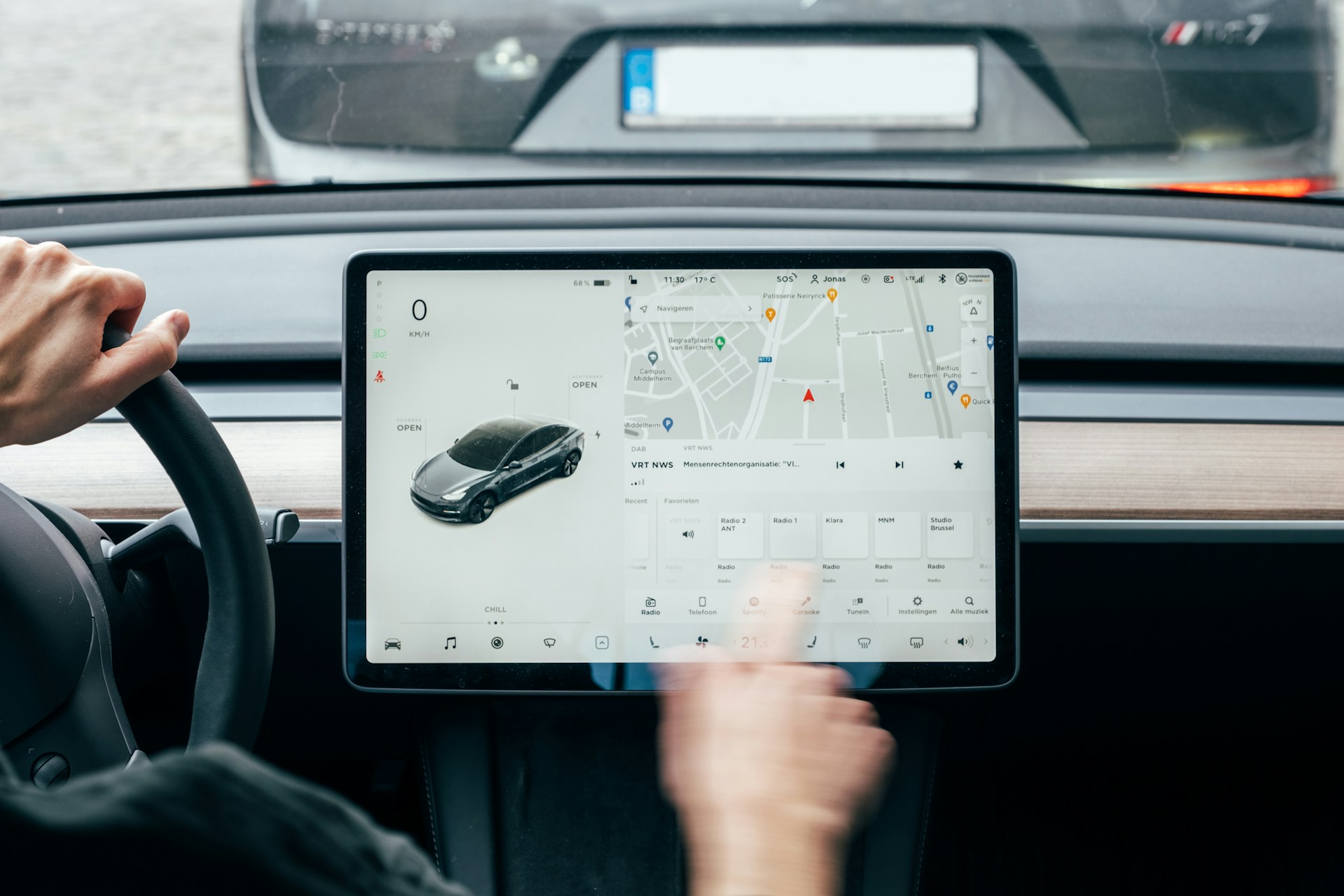 NHTSA звинуватила автопілот Tesla в сотнях аварій і десятках смертельних випадків