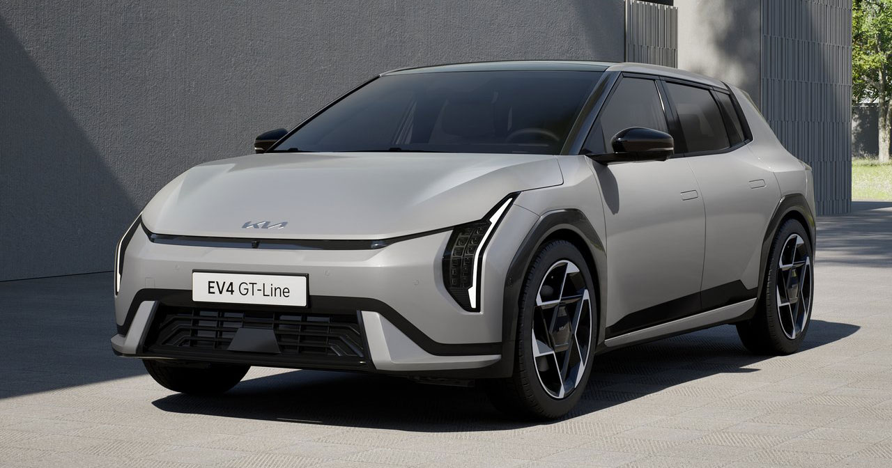 Електромобіль Kia EV4 у кузові хетчбек