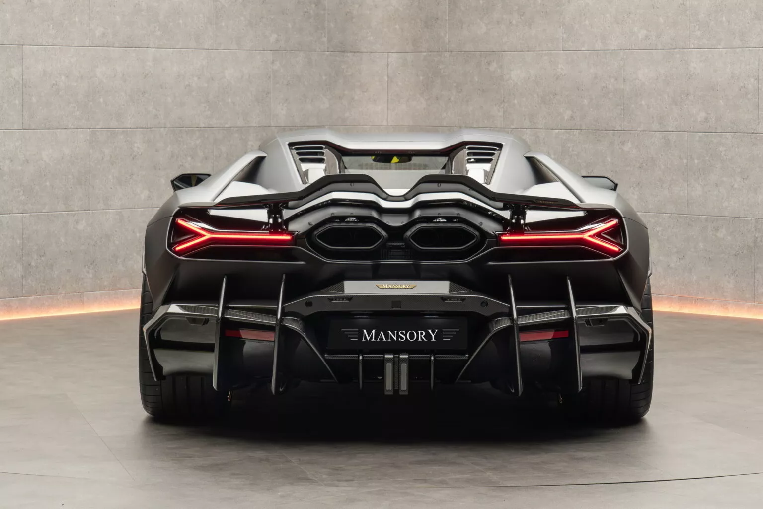 Легкосплавные диски FV.10 на Lamborghini Revuelto от Mansory