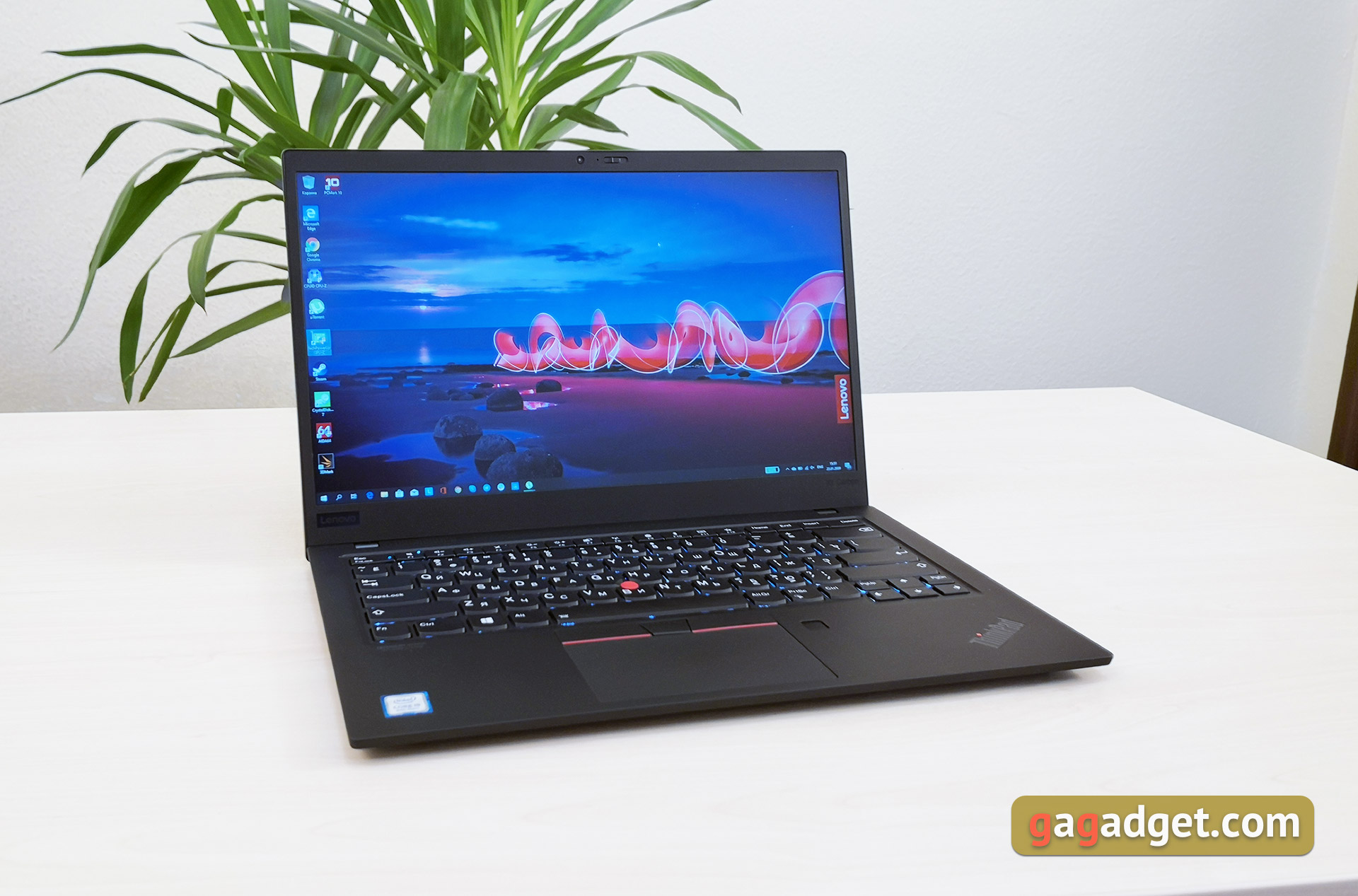 Огляд Lenovo ThinkPad X1 Carbon 7th Gen: оновлена ​​бізнес-класика