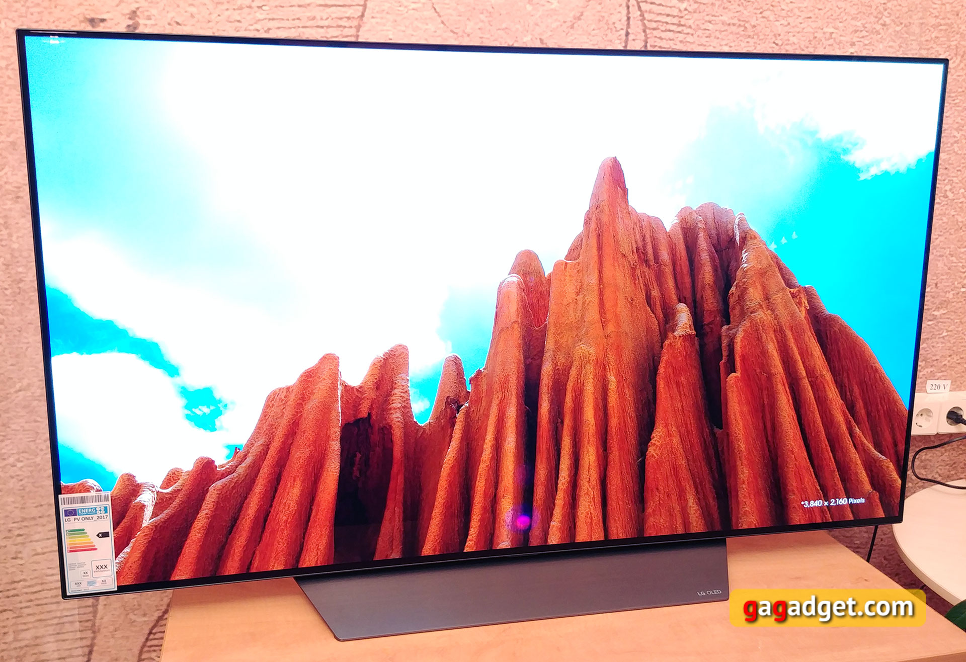 lg-oled55b8pla-05.jpg