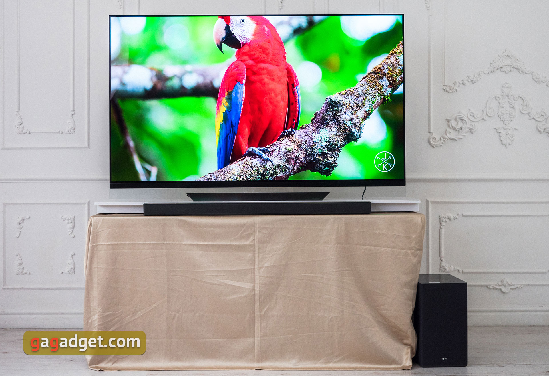 lg-oled65e8pla-03.jpg