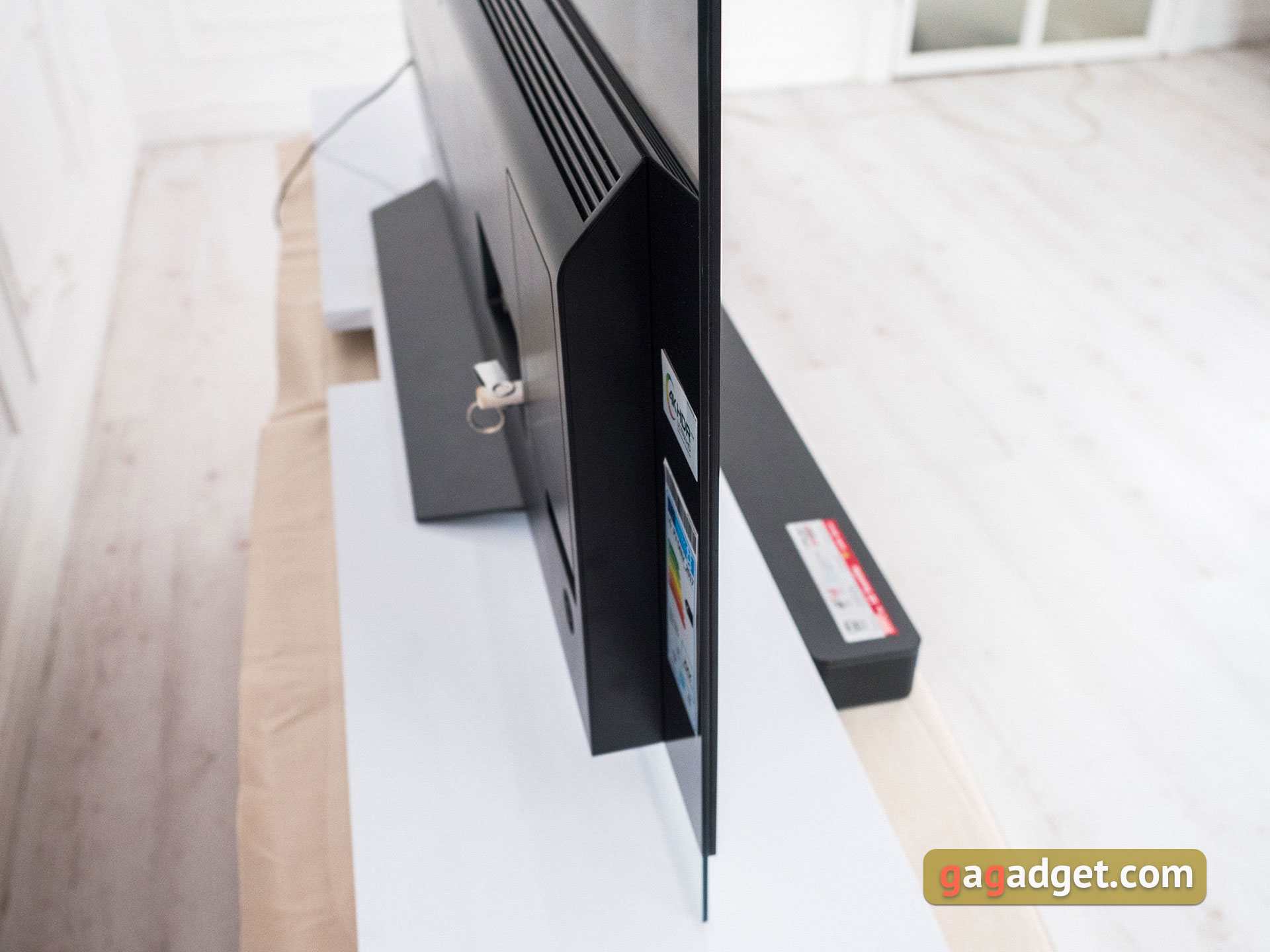 lg-oled65e8pla-05.jpg
