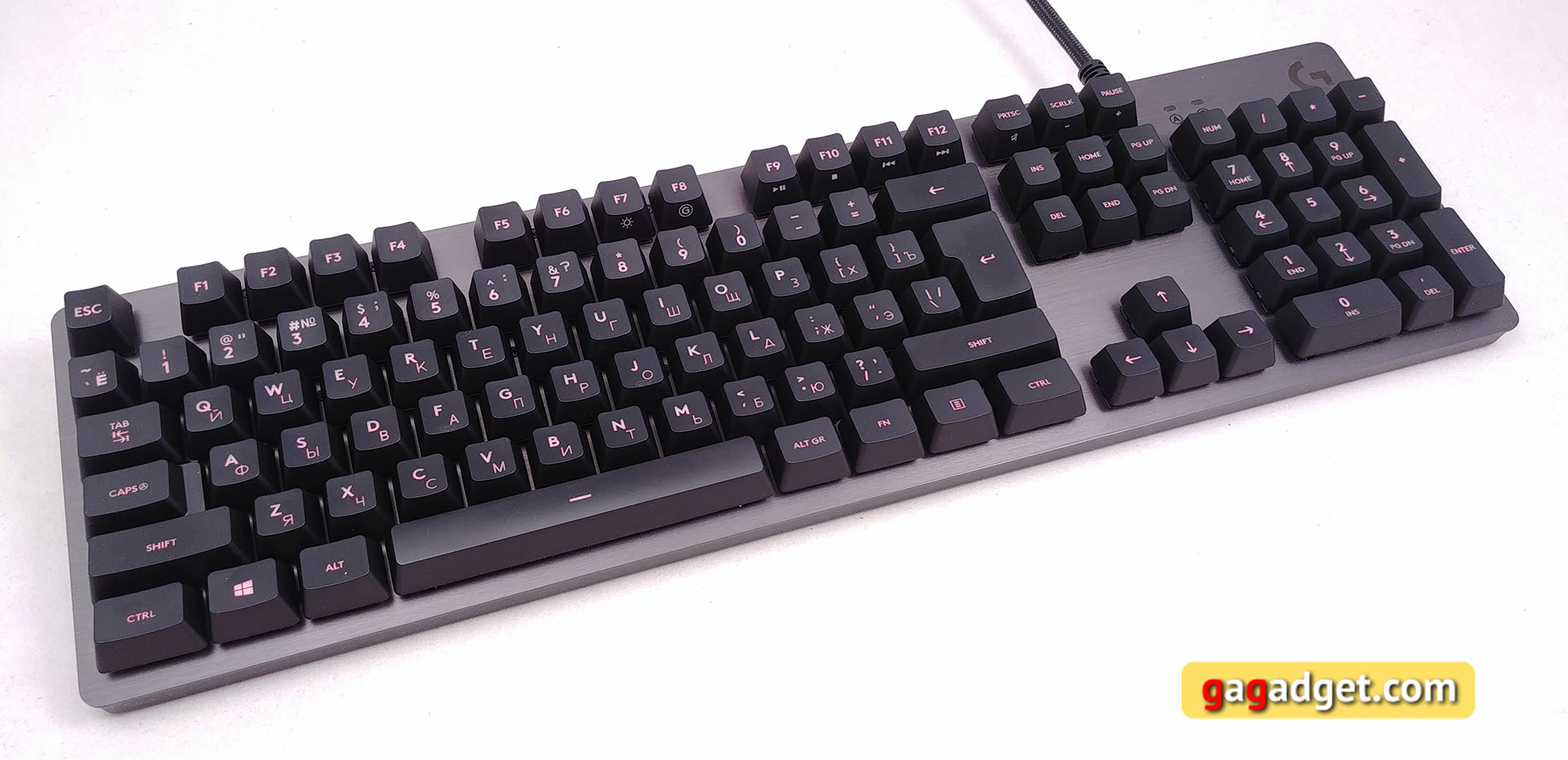 logitech-g413-carbon-06.jpg