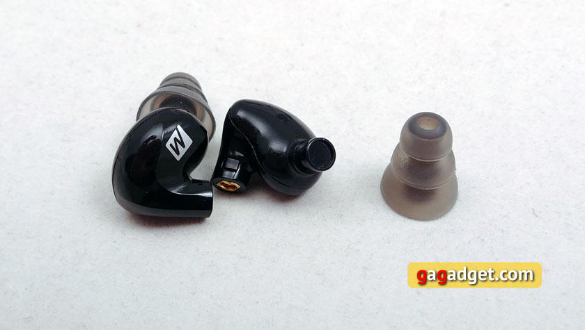 mee-audio-pinnacle-p2-08.jpg