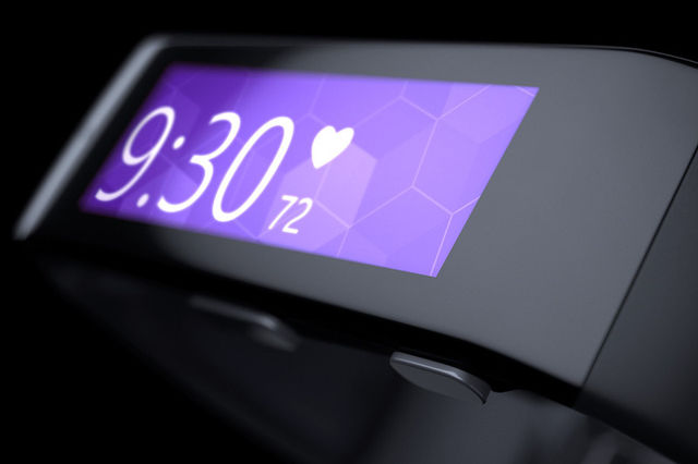 Фитнес-браслет Microsoft Band: голосовой помощник Cortana и оплата кофе Starbucks в придачу-2