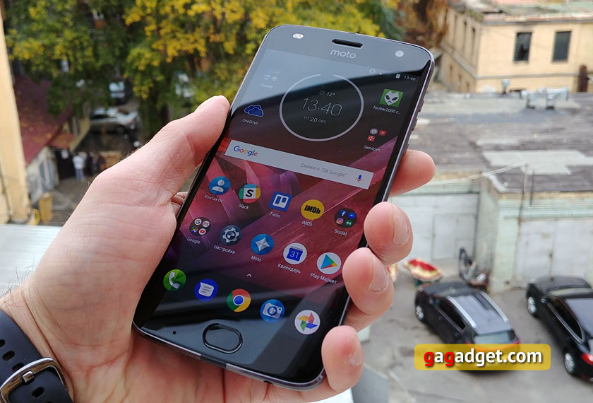 moto-z2-play-03.jpg