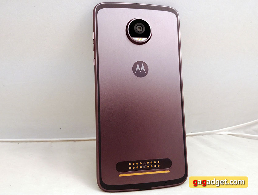 moto-z2-play-14.jpg