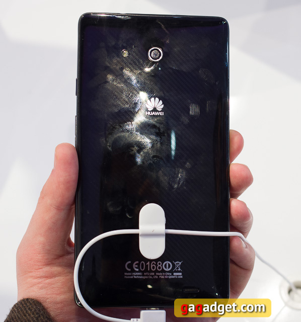 Стенд Huawei на MWC 2013 своими глазами-12