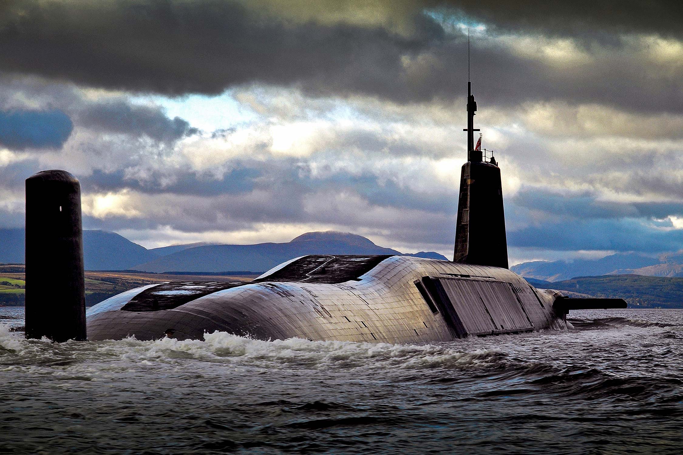 HMS Vengeance, підводний човен класу Vanguard