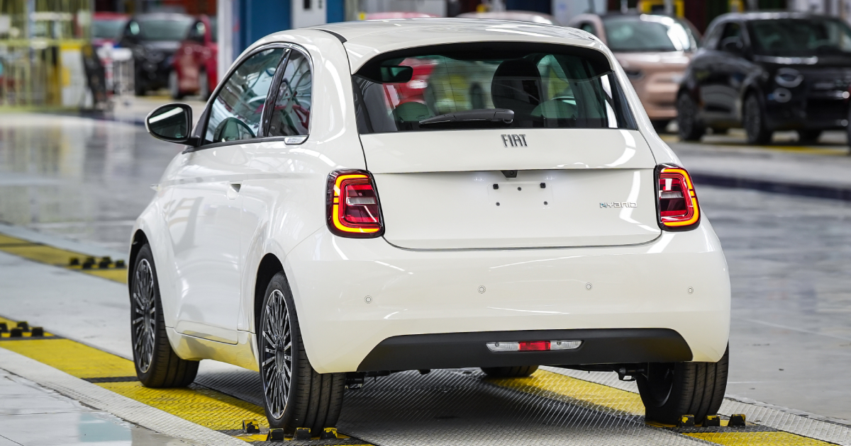 Fiat 500 Hybrid at Mirafiori facility.