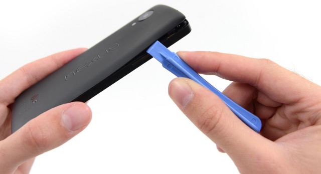 Специалисты из iFixit разобрали смартфон Nexus 5