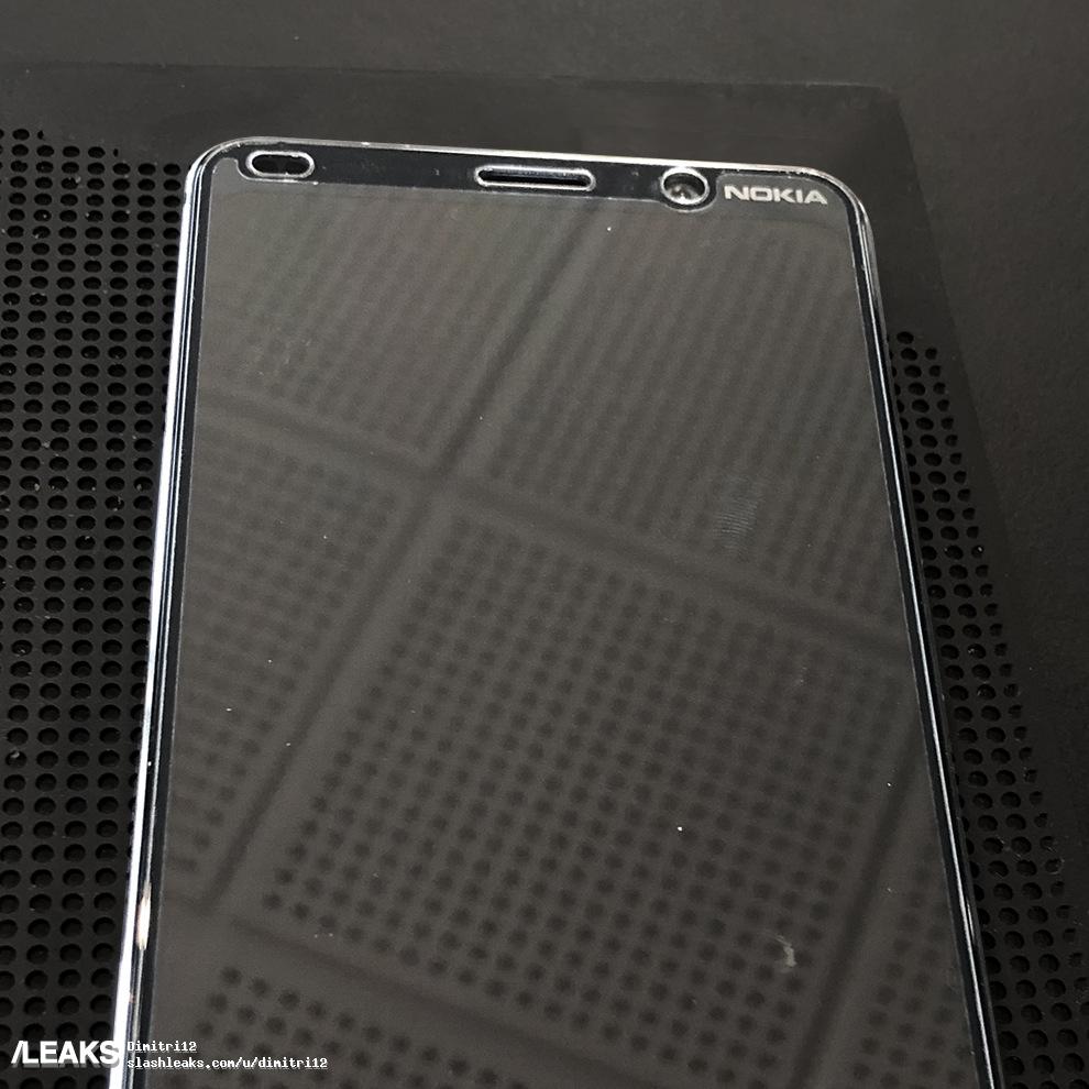 nokia-9-live-pictures-shows-the-top-front-of-the-device.jpg