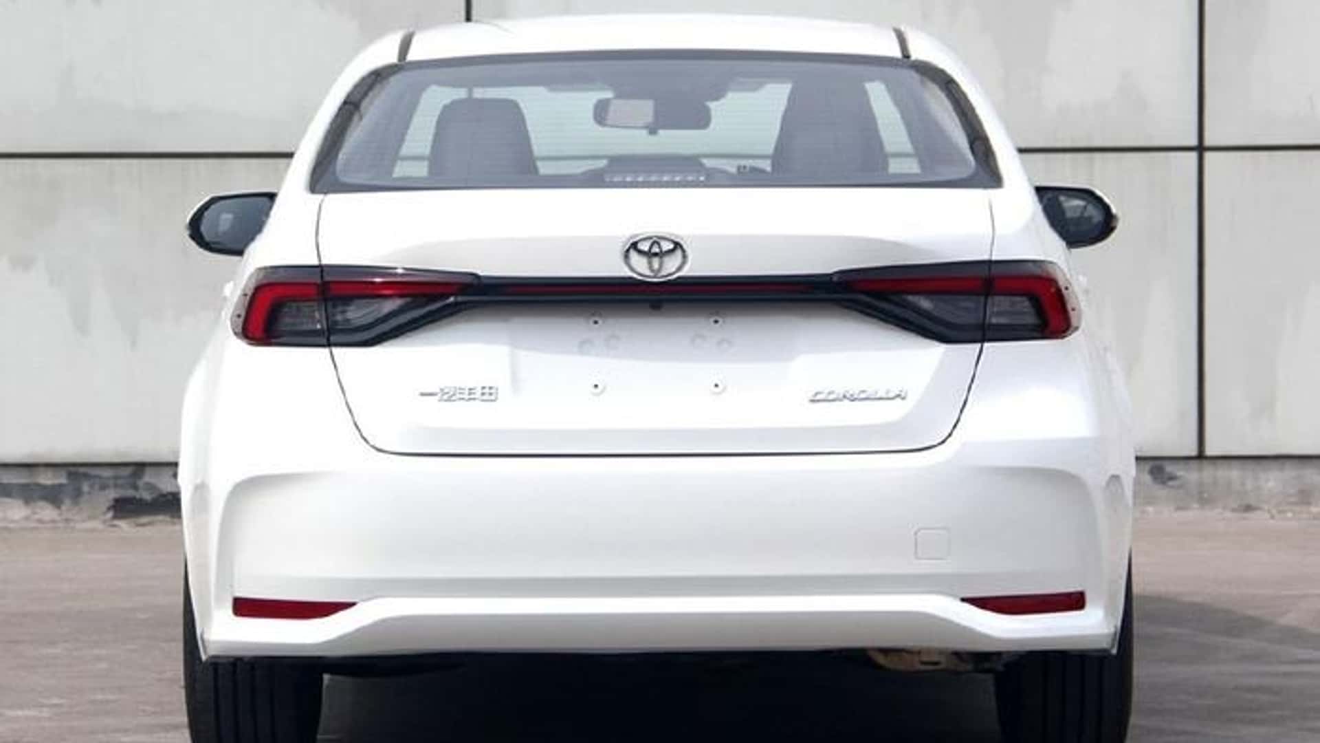 Оновлення Toyota Corolla: нові фари