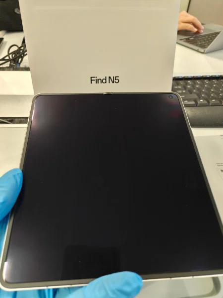 Внутренний дисплей Oppo Find N5 без видимой складки