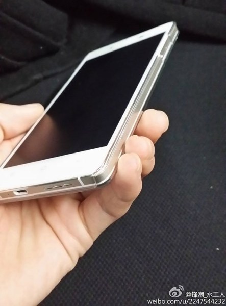 Смартфон Oppo R1 с 5-дюймовым дисплеем 960х540 и четырехъядерным процессором