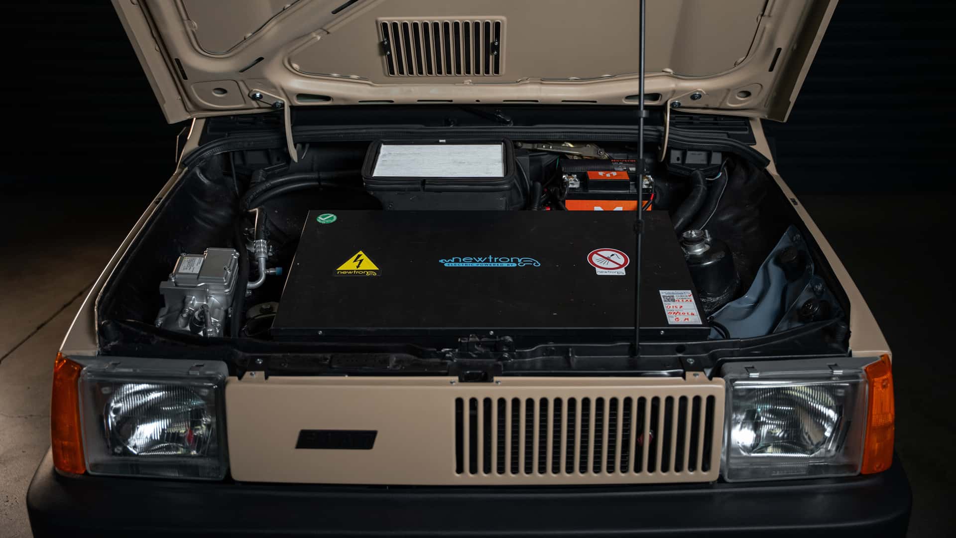 Panduccia est une version électrique de la Fiat Panda 4x4 (7)