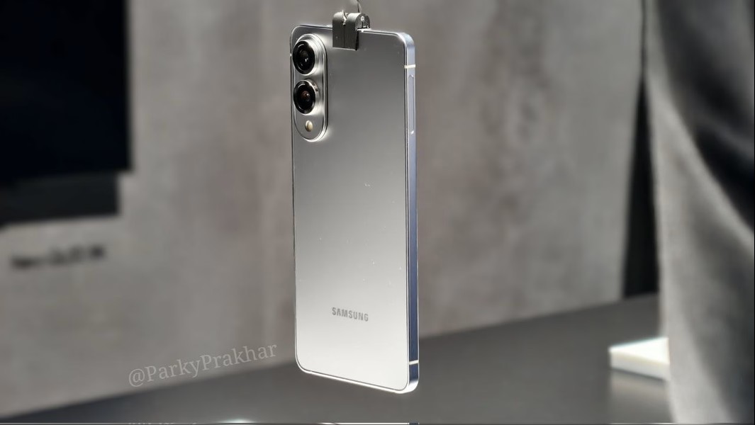 Реальний смартфон Galaxy S25 Edge