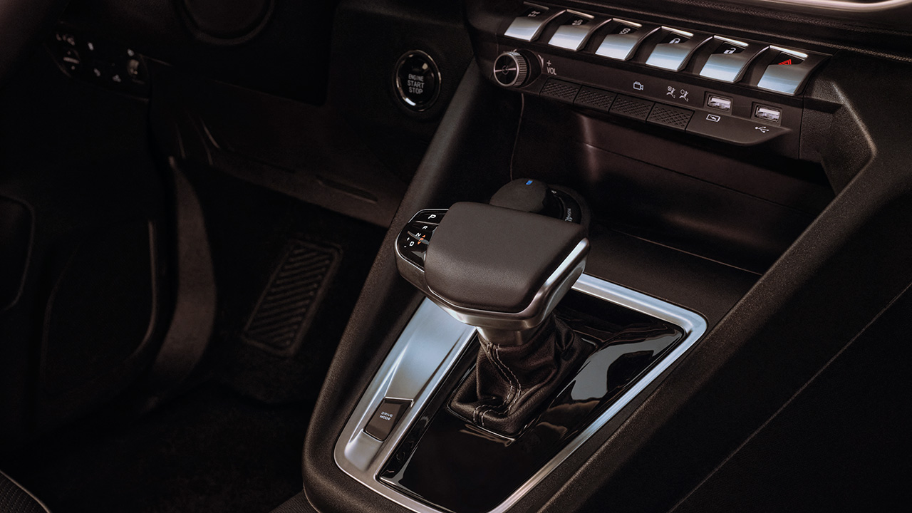 Оновлений пікап Peugeot Landtrek - приладова панель